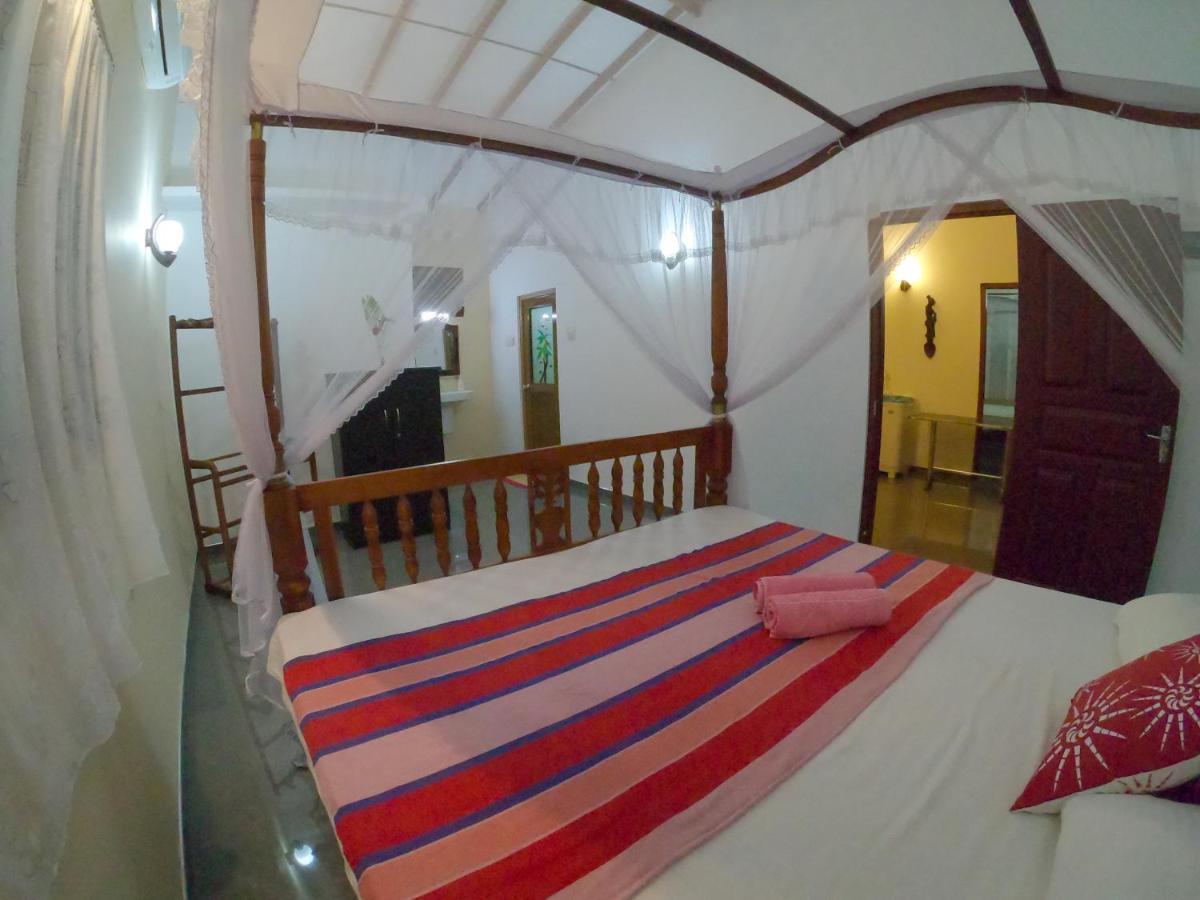 Villa Girilena Hikkaduwa Buitenkant foto