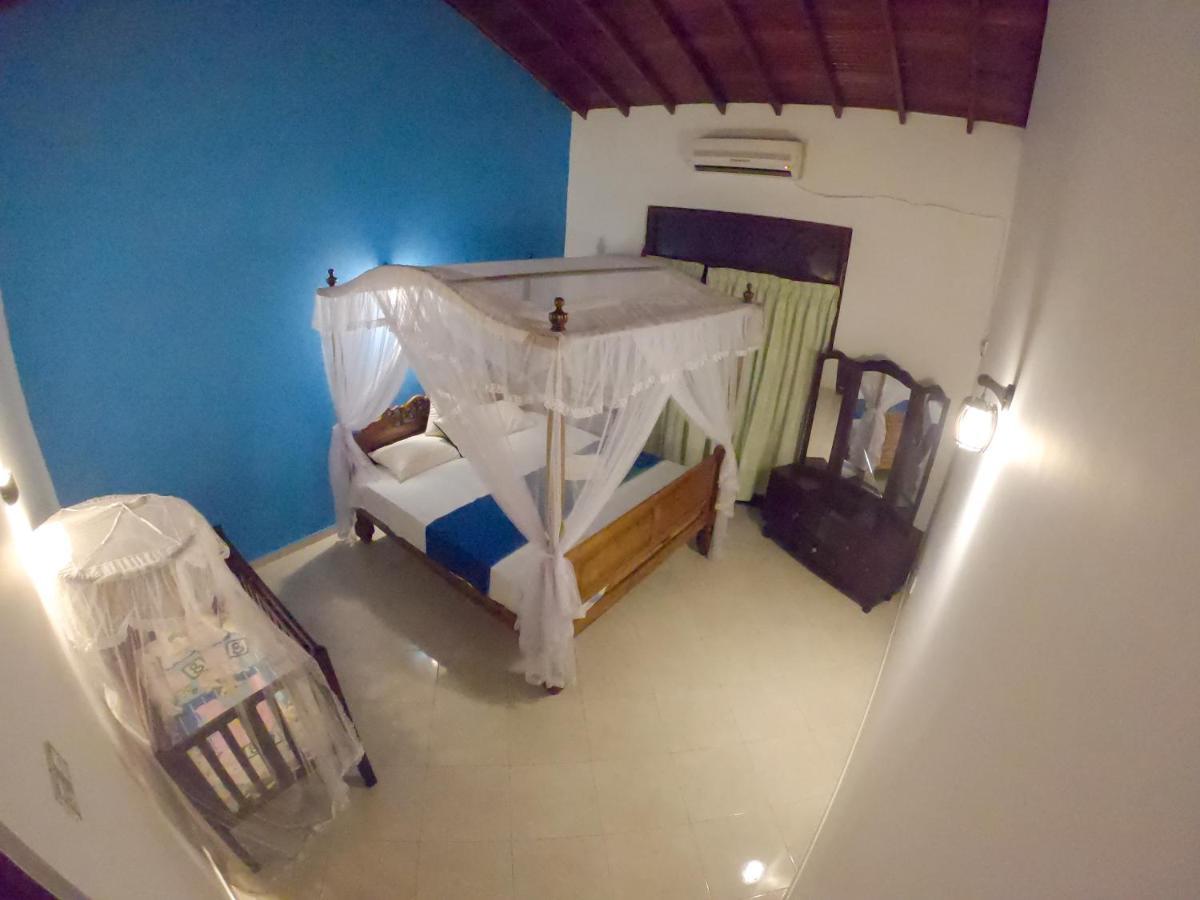Villa Girilena Hikkaduwa Buitenkant foto