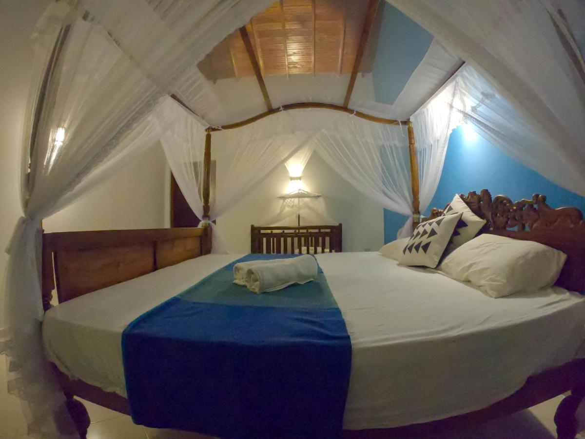 Villa Girilena Hikkaduwa Buitenkant foto