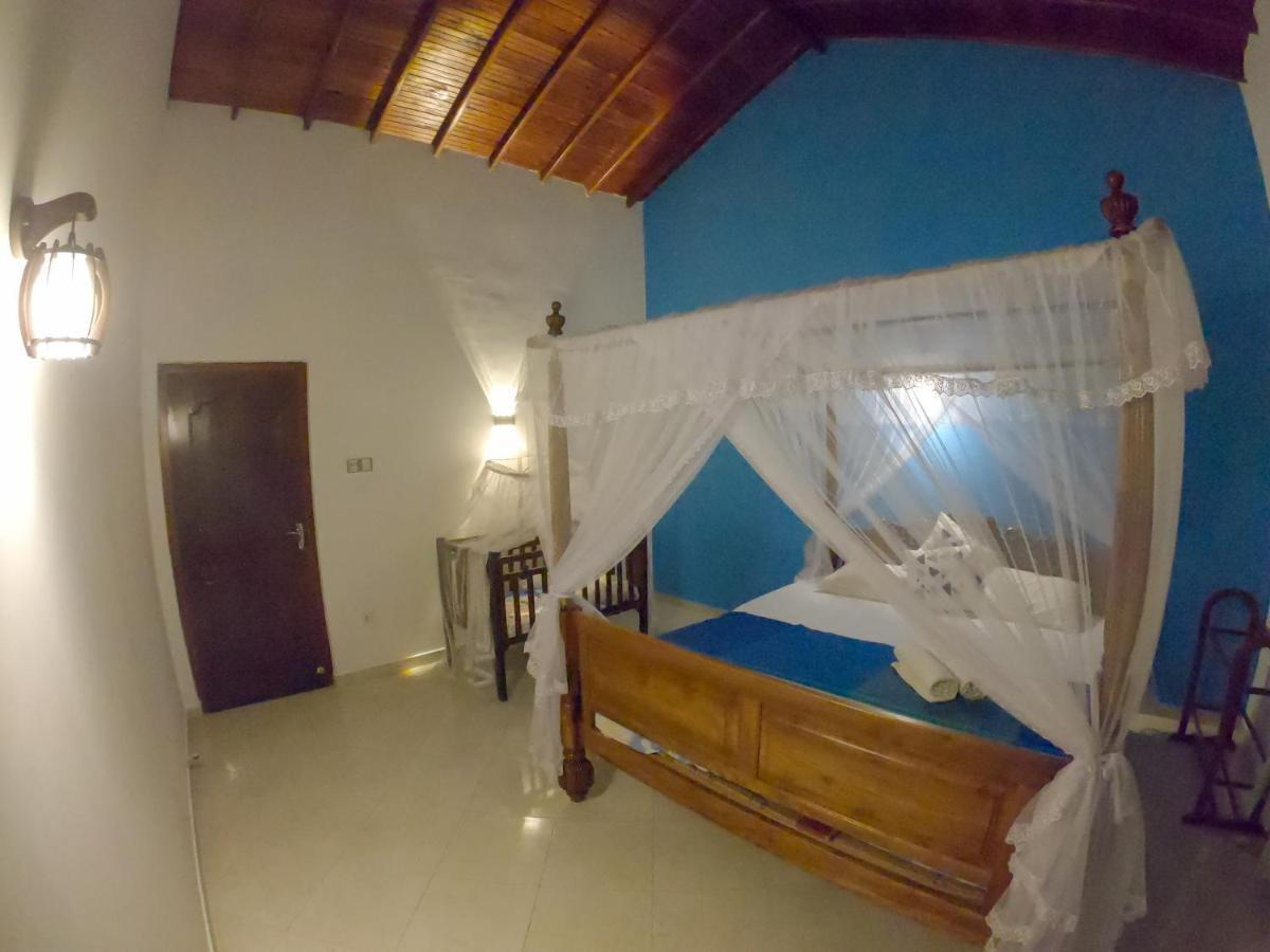 Villa Girilena Hikkaduwa Buitenkant foto