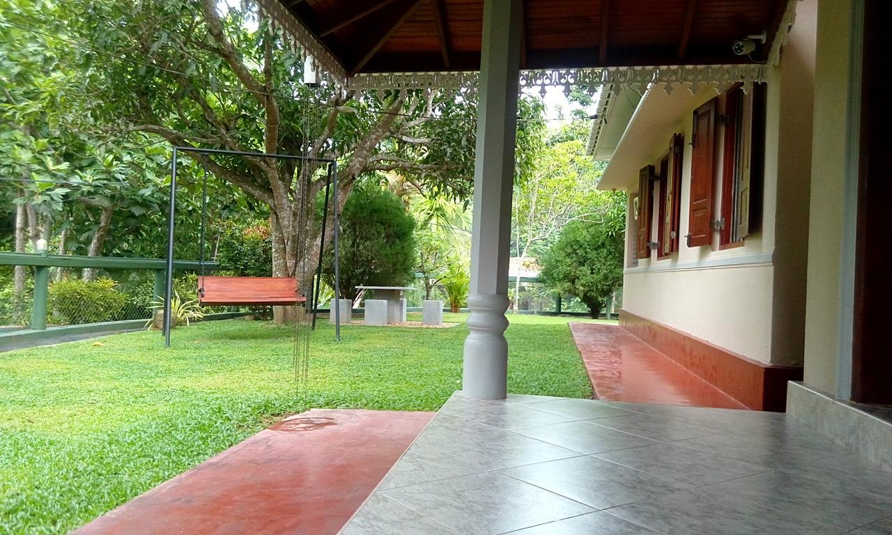 Villa Girilena Hikkaduwa Buitenkant foto