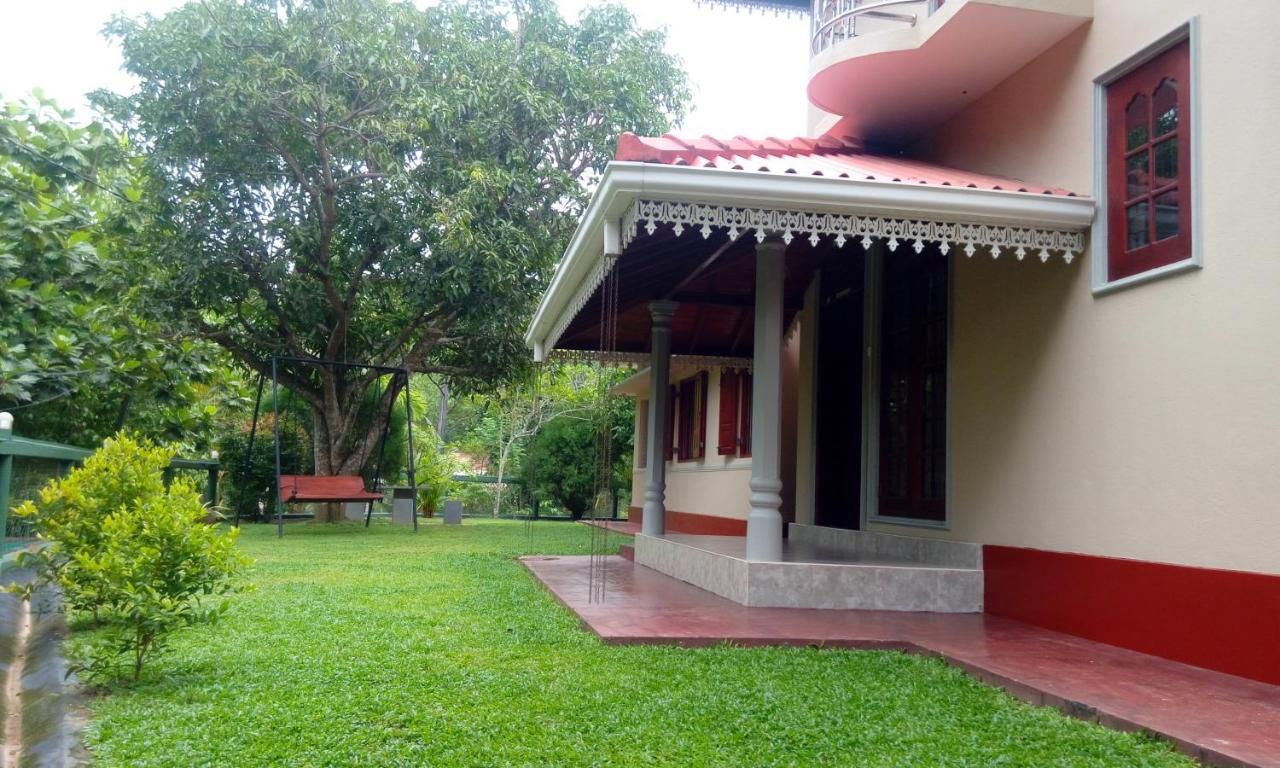 Villa Girilena Hikkaduwa Buitenkant foto