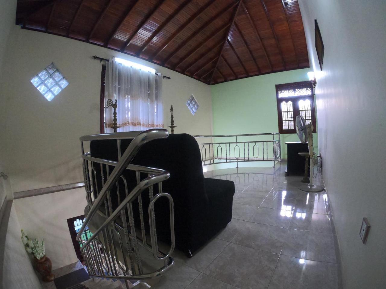 Villa Girilena Hikkaduwa Buitenkant foto