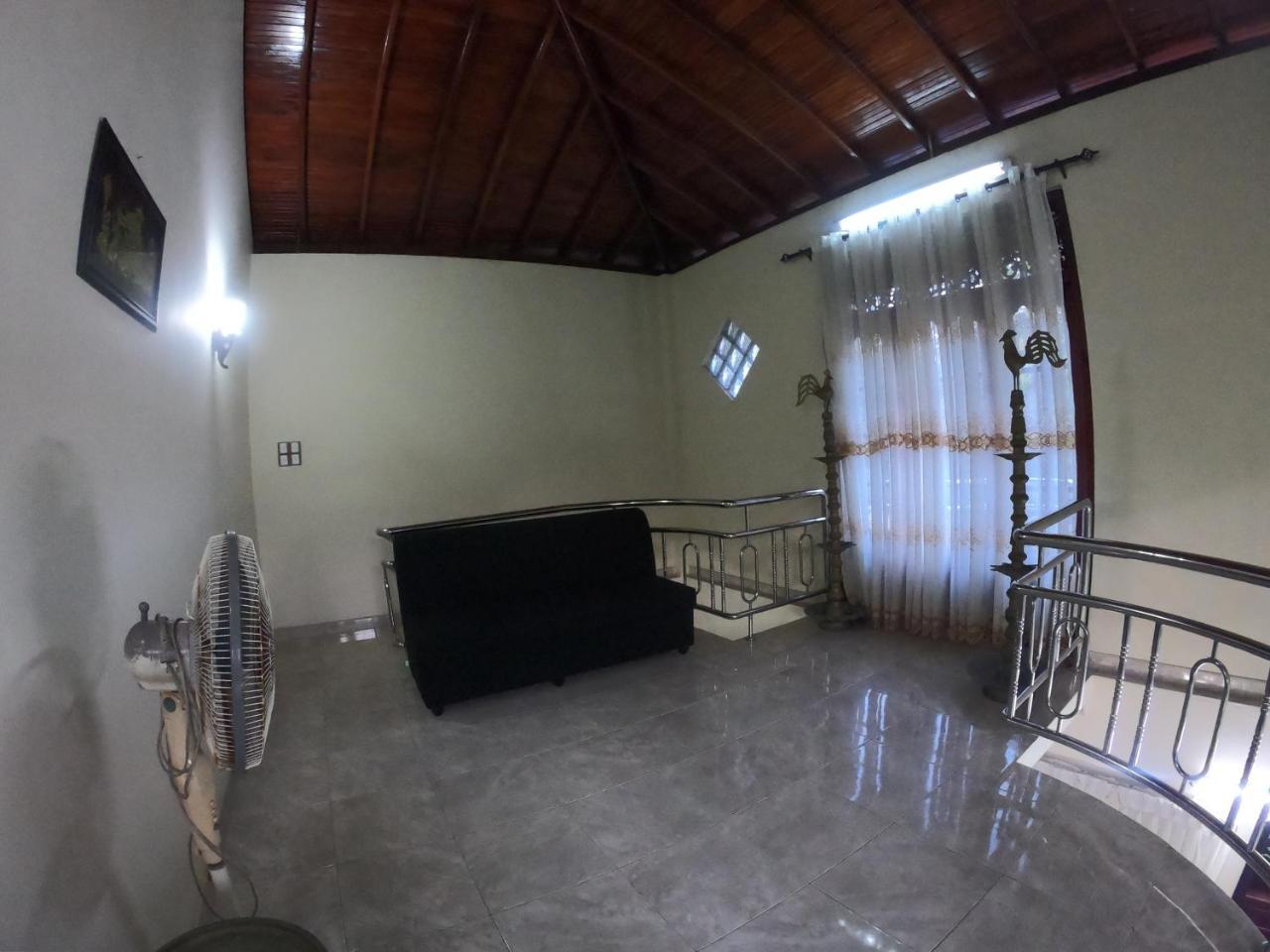Villa Girilena Hikkaduwa Buitenkant foto