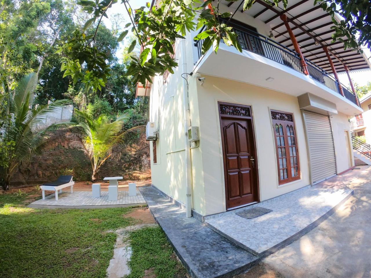 Villa Girilena Hikkaduwa Buitenkant foto