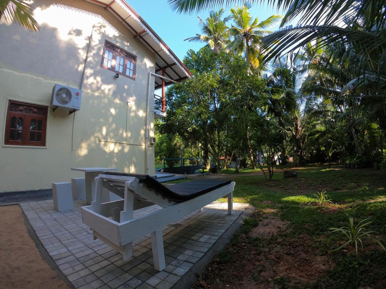 Villa Girilena Hikkaduwa Buitenkant foto