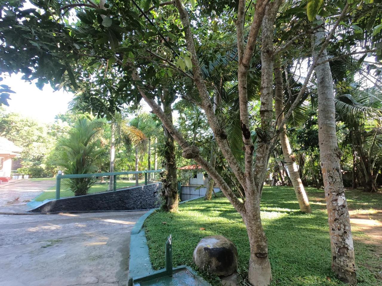 Villa Girilena Hikkaduwa Buitenkant foto