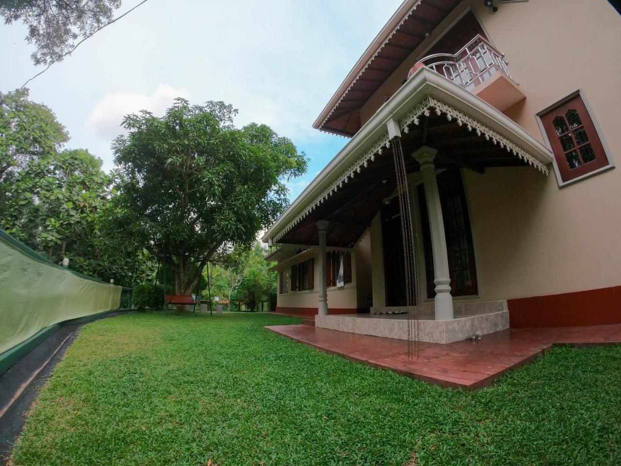 Villa Girilena Hikkaduwa Buitenkant foto