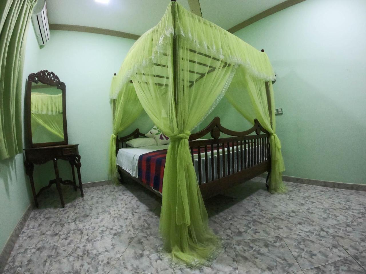 Villa Girilena Hikkaduwa Buitenkant foto
