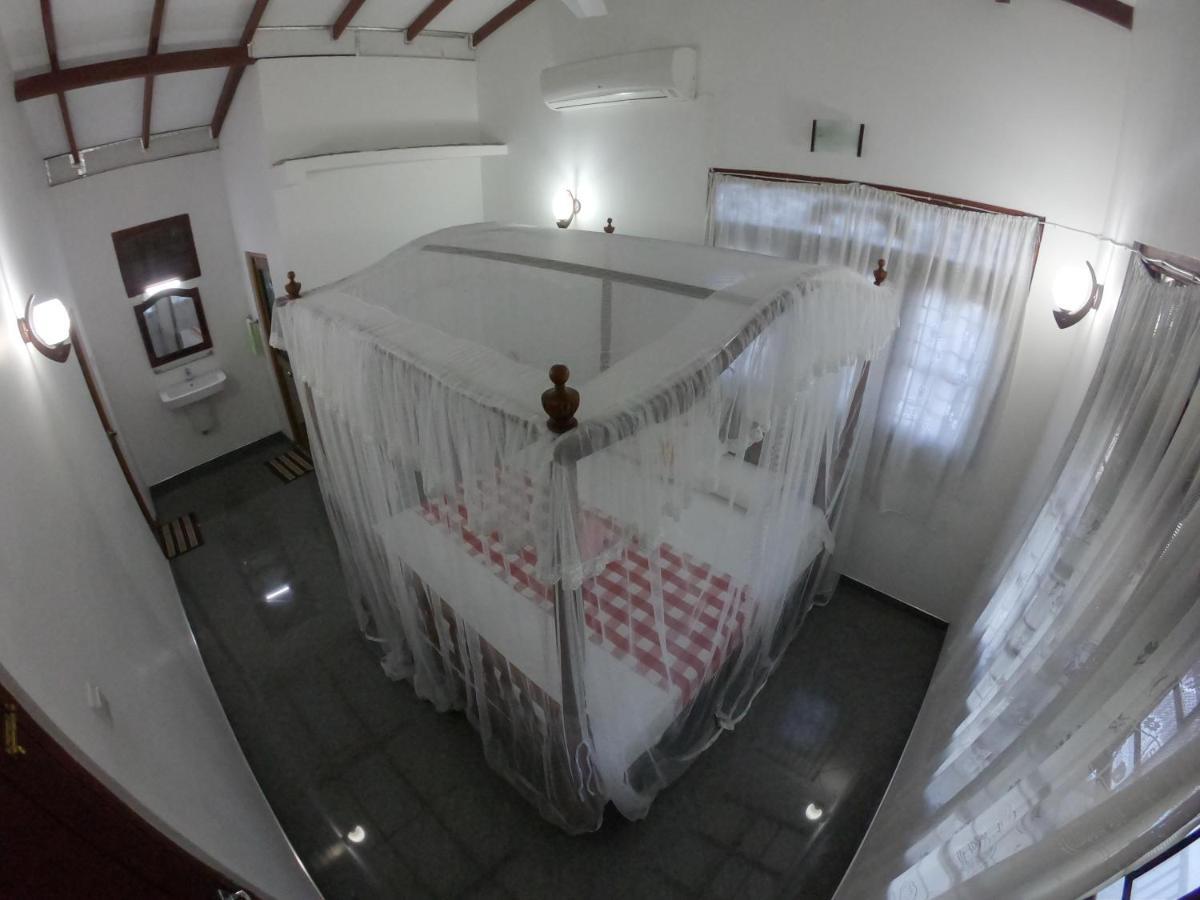 Villa Girilena Hikkaduwa Buitenkant foto