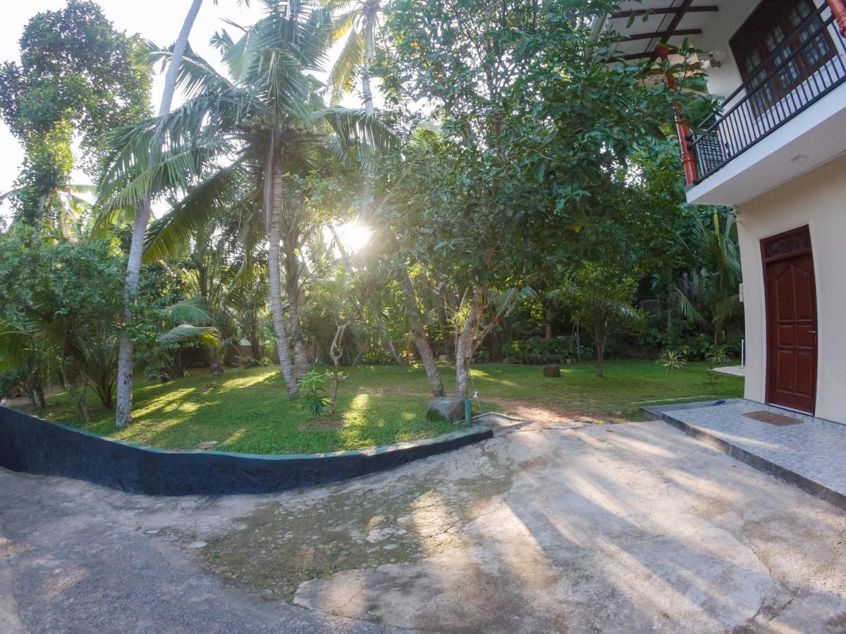 Villa Girilena Hikkaduwa Buitenkant foto