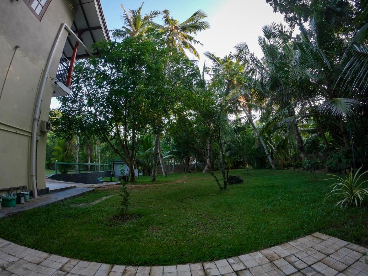 Villa Girilena Hikkaduwa Buitenkant foto